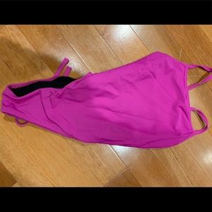 Joyln one piece swimsuit “dayno ll” -pre owned